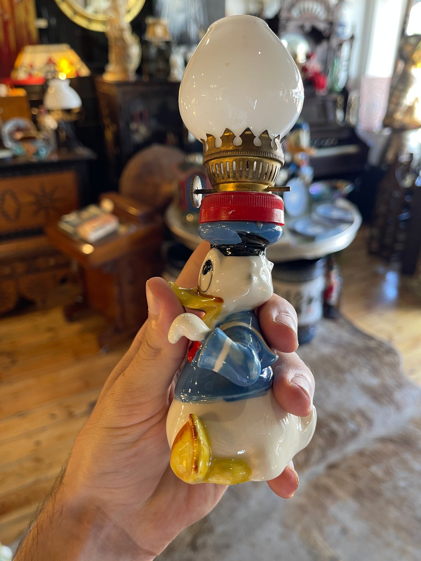 Rare 1930s Donald Duck “Crown Disney Lamp” – Made in Japan