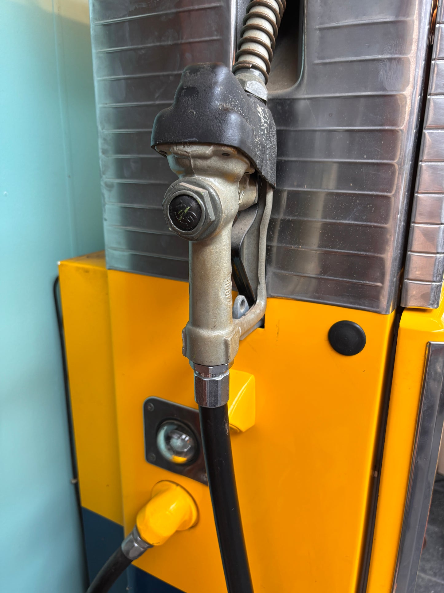 Vintage Wayne Golden Fleece Petrol Bowser Fridge – Rare Dual Hose Service Station Pump