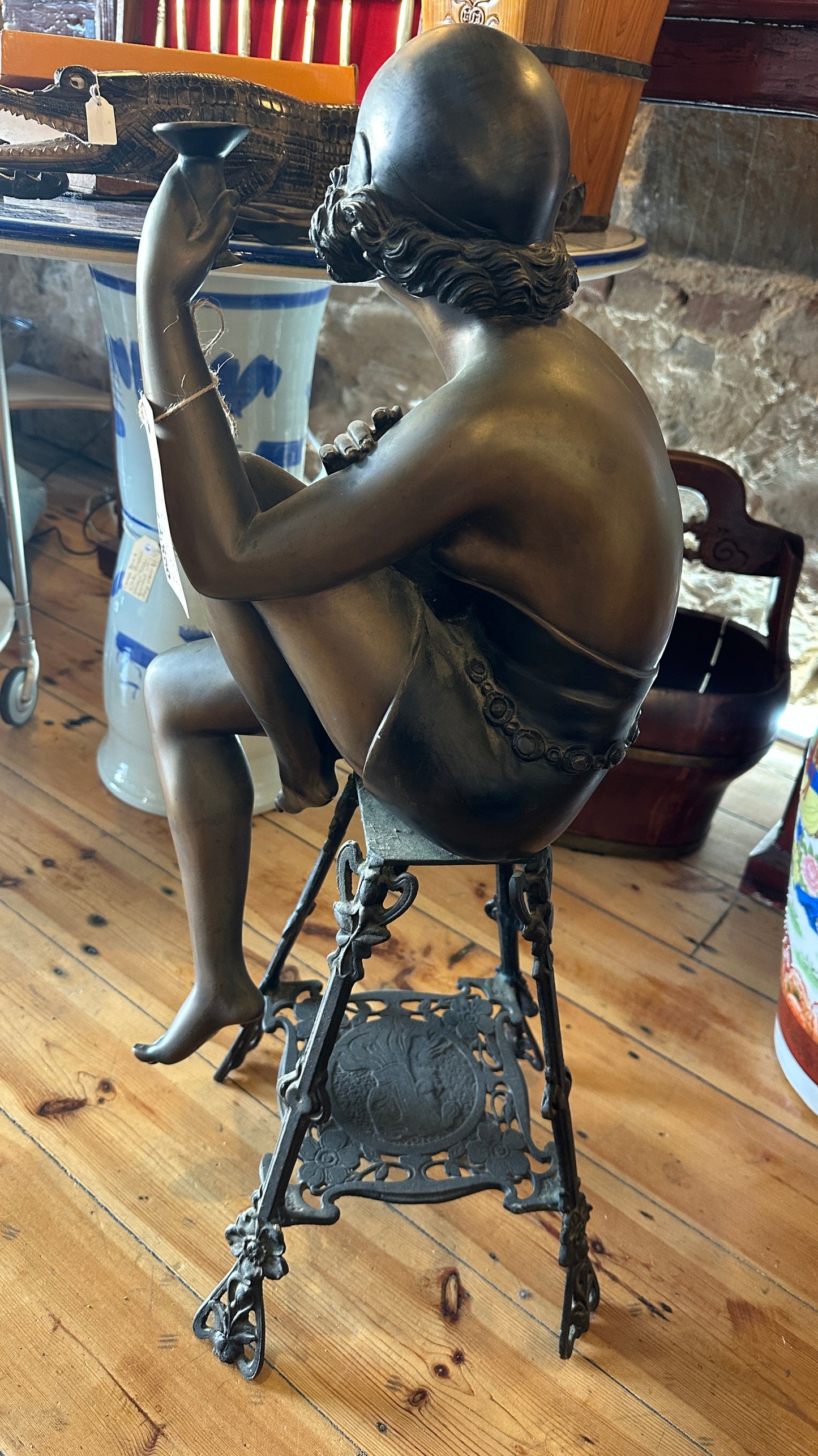 Bronze Art Deco - lady seated on stool, after Ferdinando de Luca (Italy) signed to rear