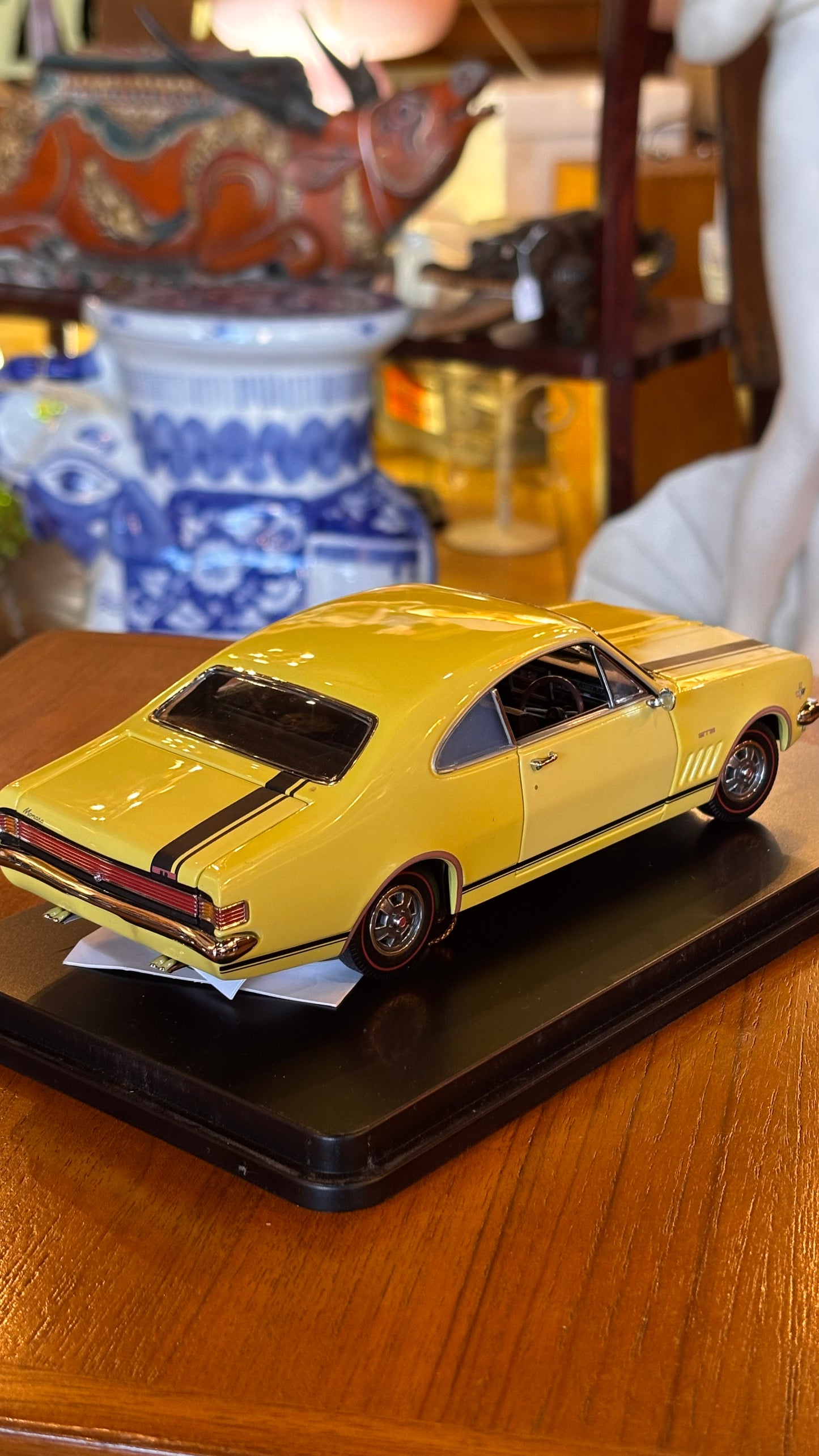 Holden Monaro GTS 327 Die-Cast Model – 1:24 Scale