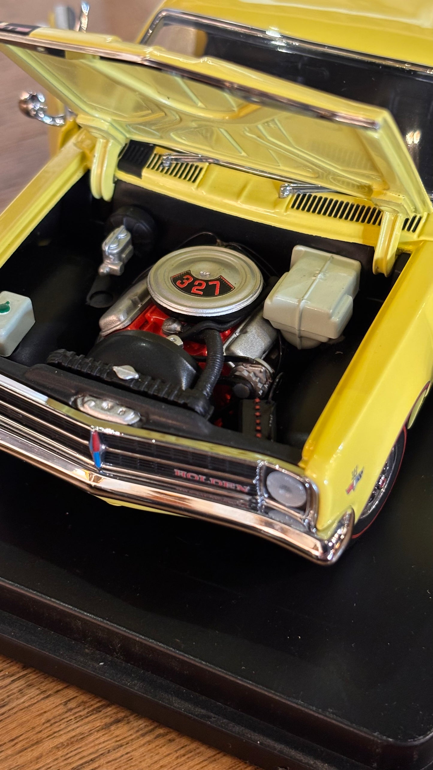 Holden Monaro GTS 327 Die-Cast Model – 1:24 Scale