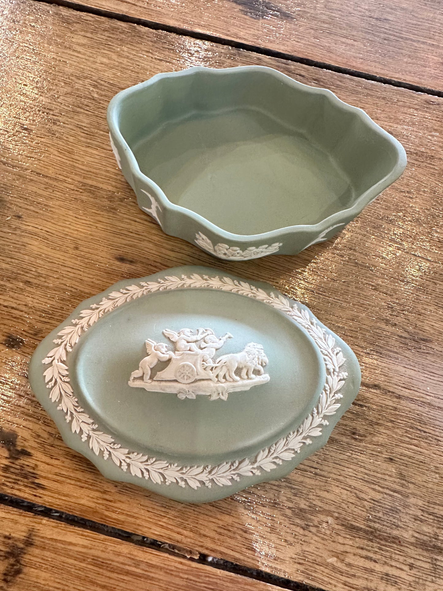 Wedgwood Jasperware green vintage oval trinket box