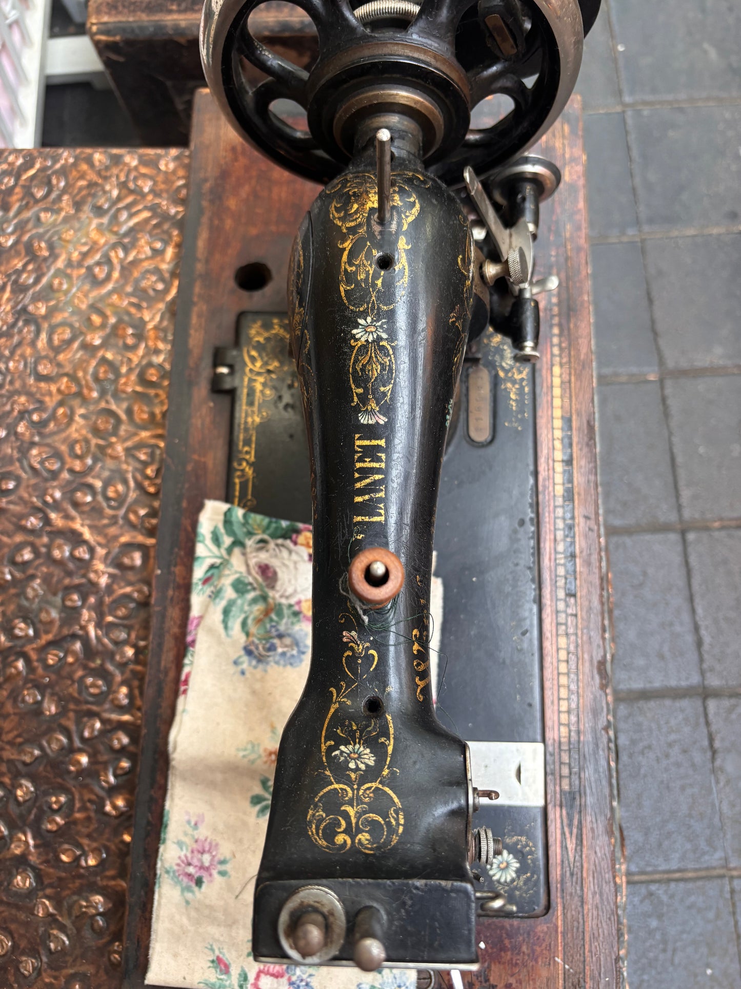 Antique Wertheim Hand Crank Sewing Machine c1900 – Frankfurt Germany with Wooden Case