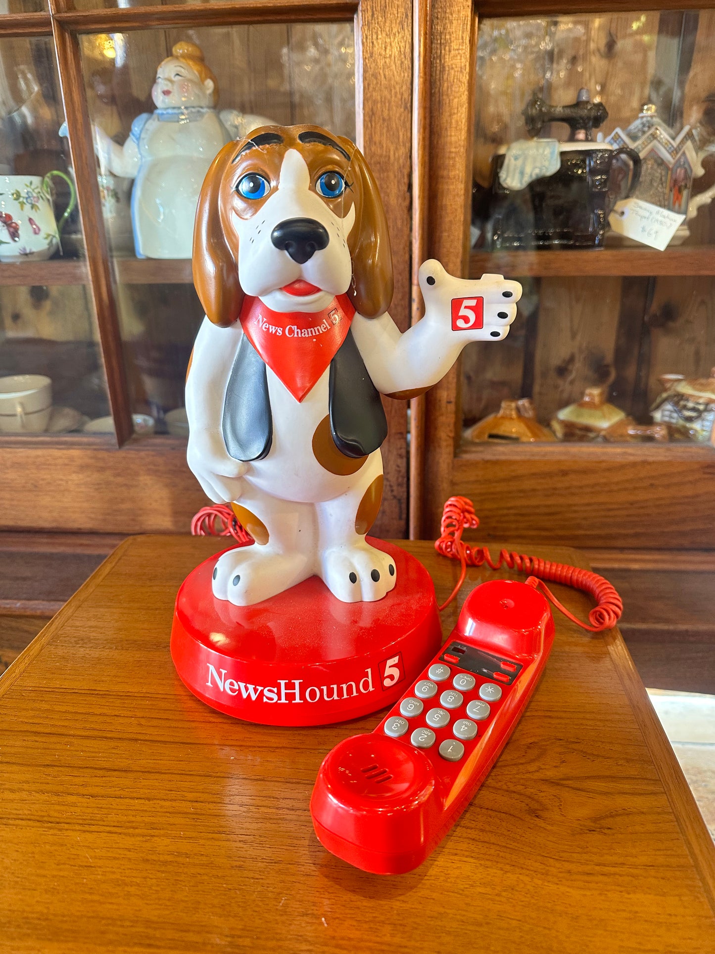 News Hound Channel 5 Novelty Telephone