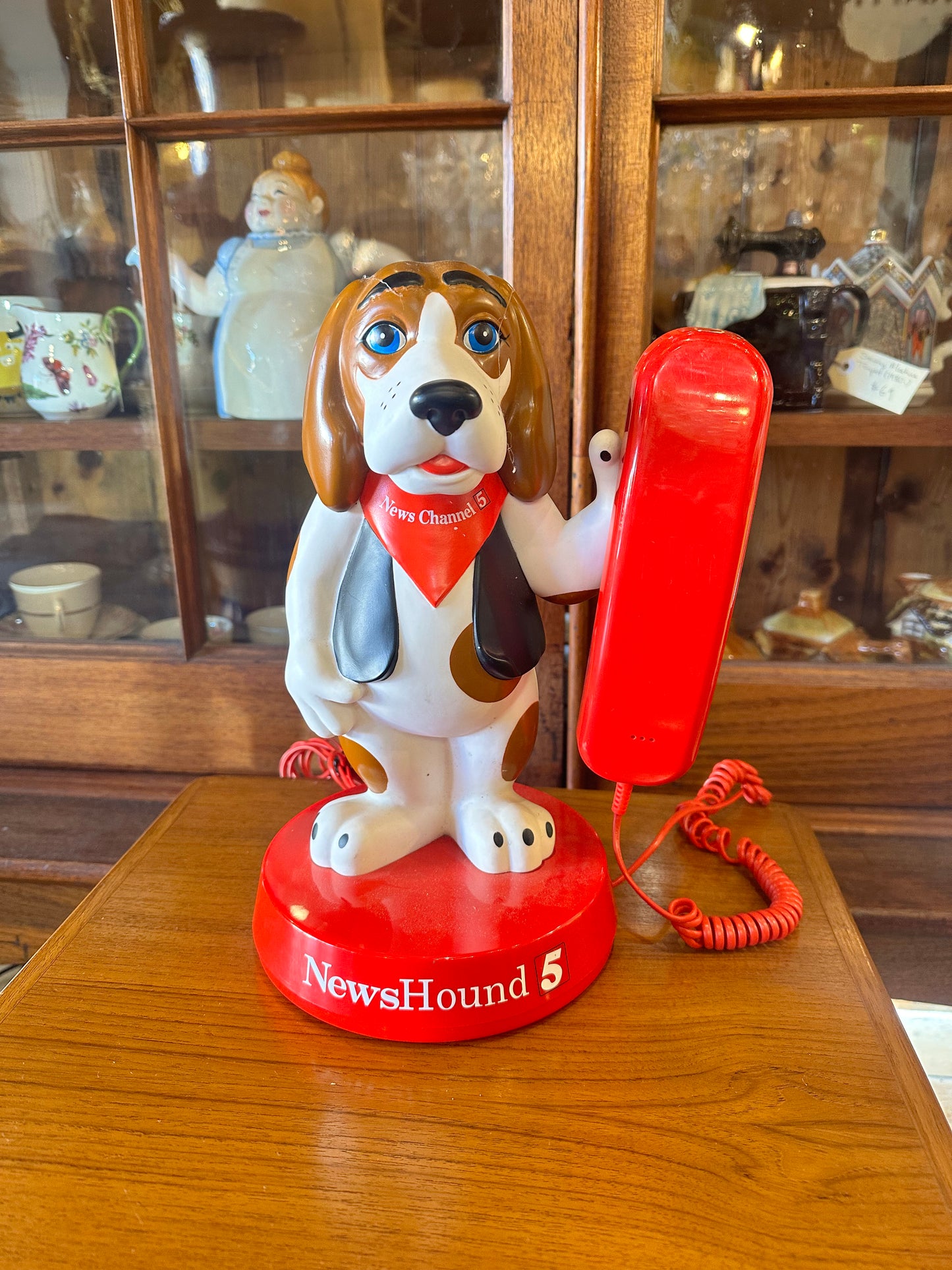 News Hound Channel 5 Novelty Telephone