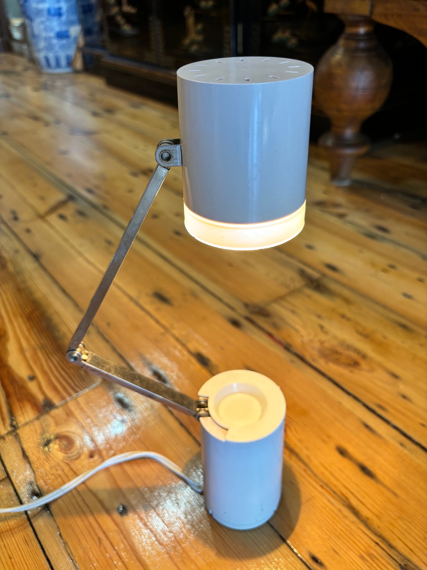 1960s Adjustable Japanese Kreo 5 Way Articulating Desk Light Mid Century