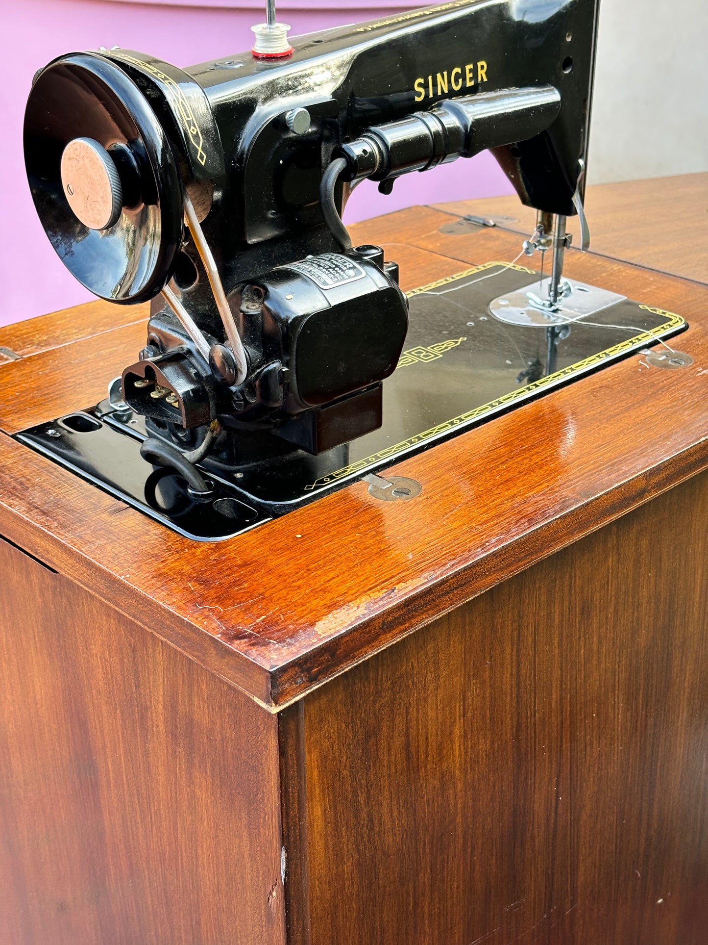 Vintage Singer Sewing Machine with Cabinet, 1954