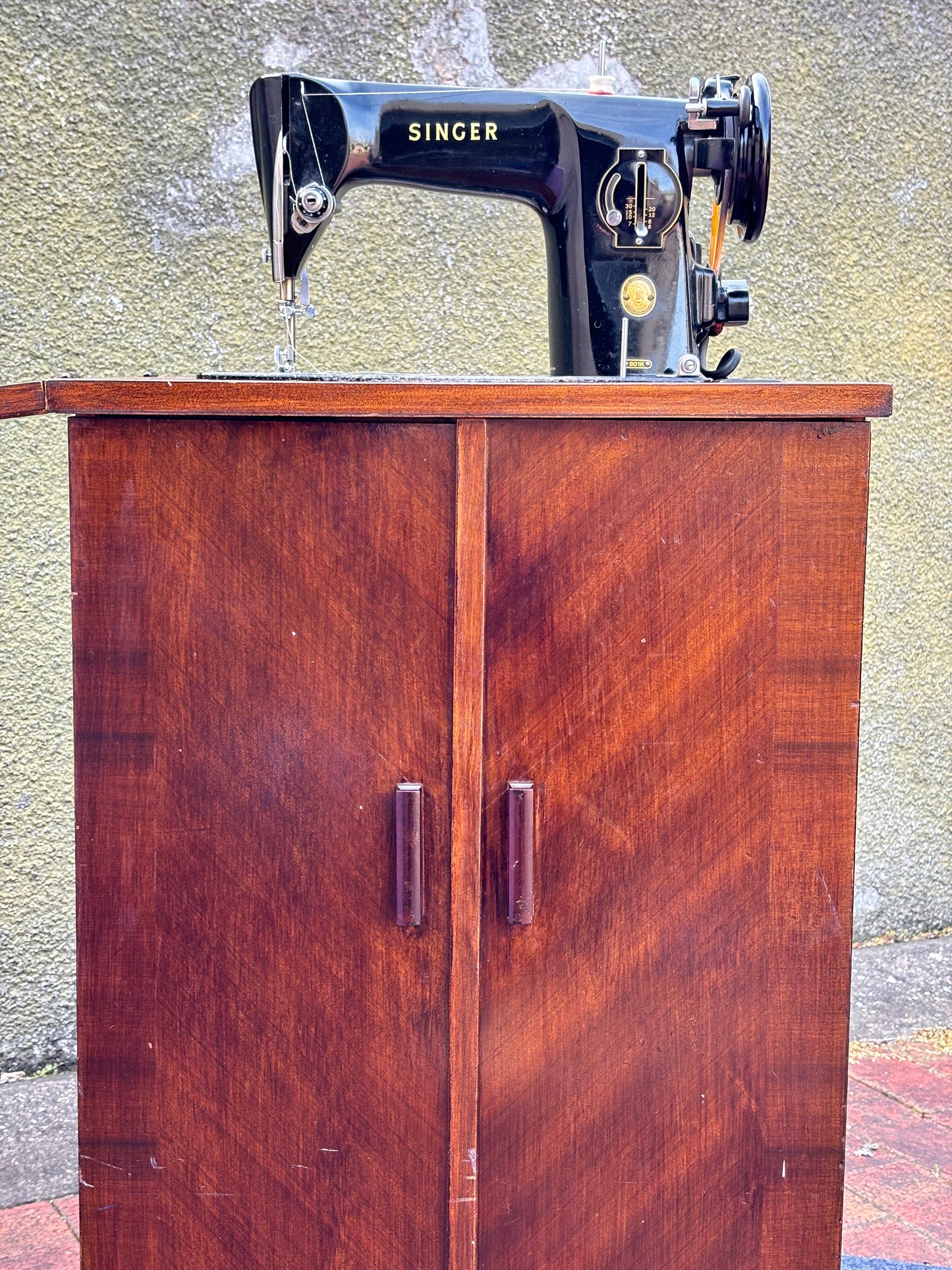 Vintage Singer Sewing Machine with Cabinet, 1954