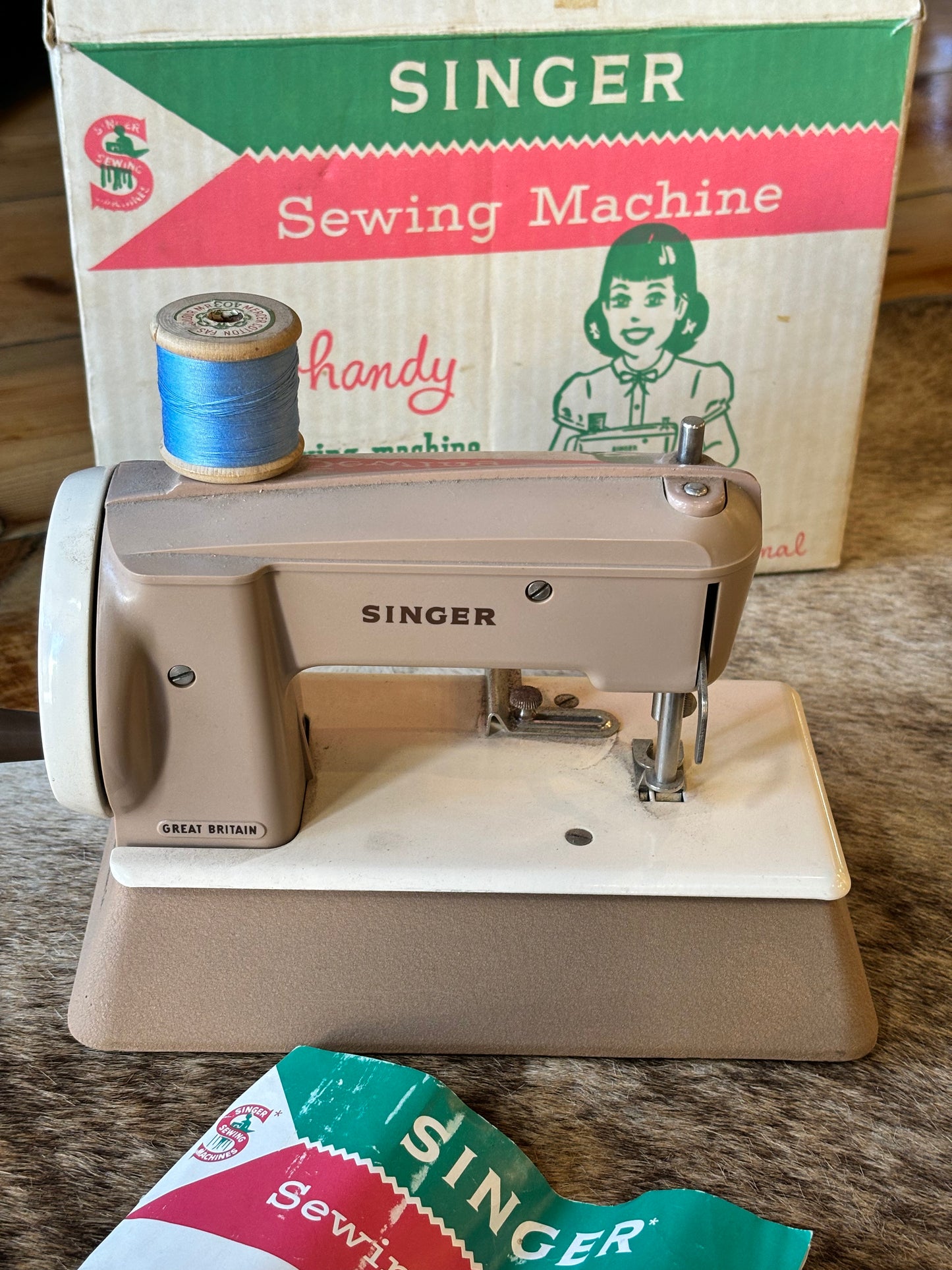 Singer Sewhandy Model 40k Vintage Child's Sewing Machine Made In Great Britain