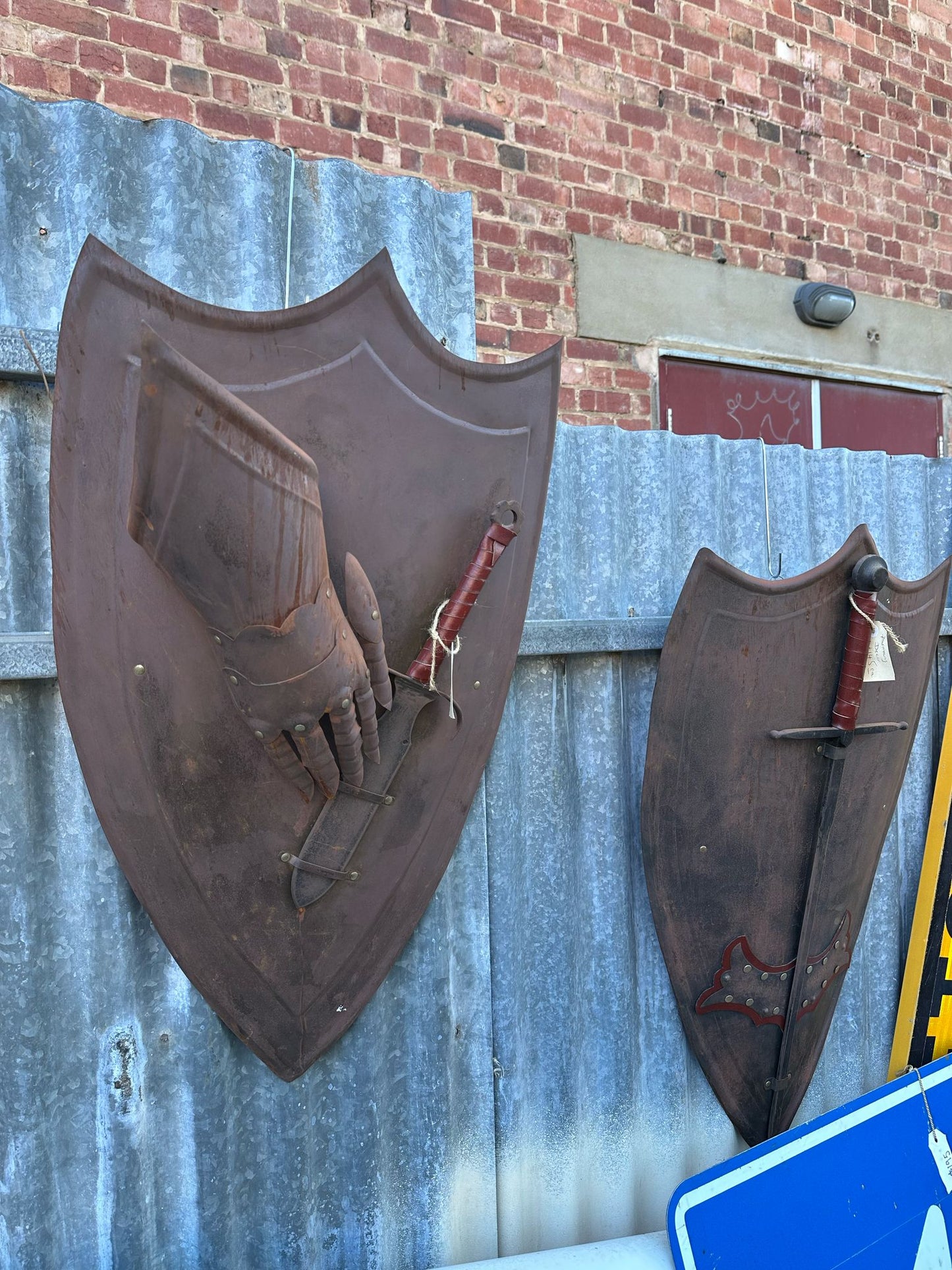 Armoury Decor, Dagger and Sword on Shields