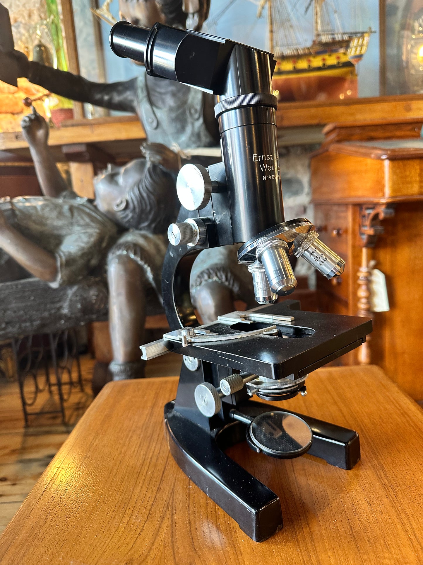 Leitz Binocular Microscope No: 469291 (1954) Germany