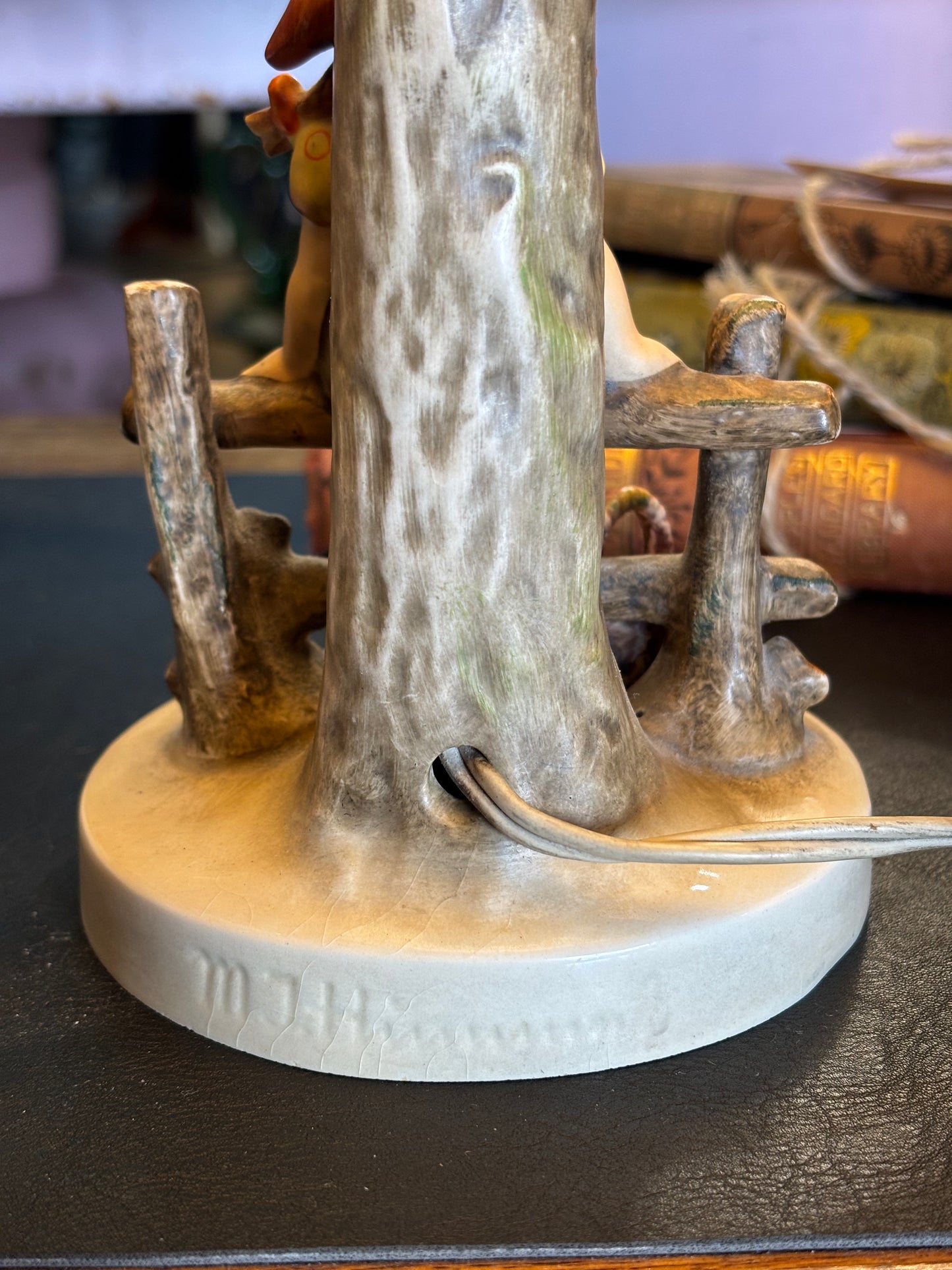 Vintage Goebel Hummel Lamp – “Girl on the Fence” (c.1957–1972)