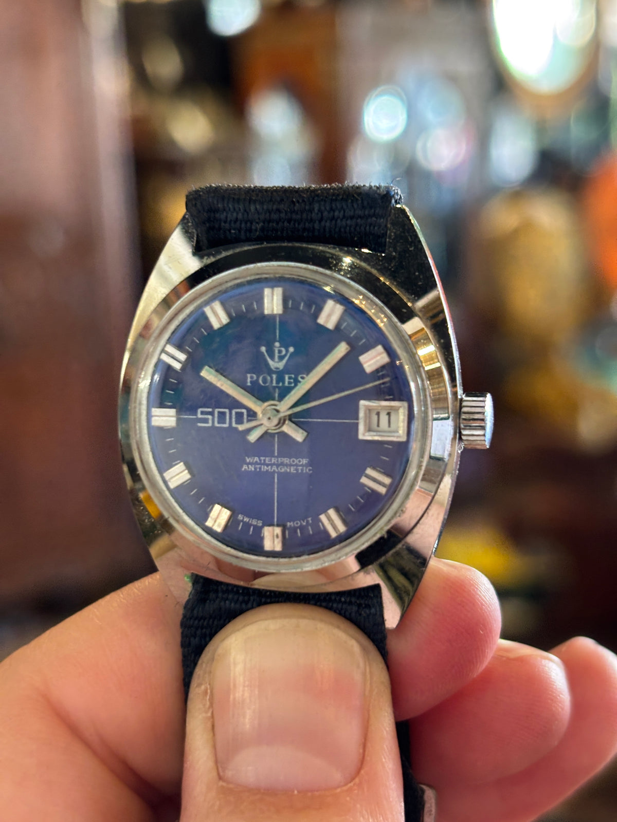 Vintage 1970s Poles 500 Mechanical Watch: Midnight Blue Crosshair Dial with Date
