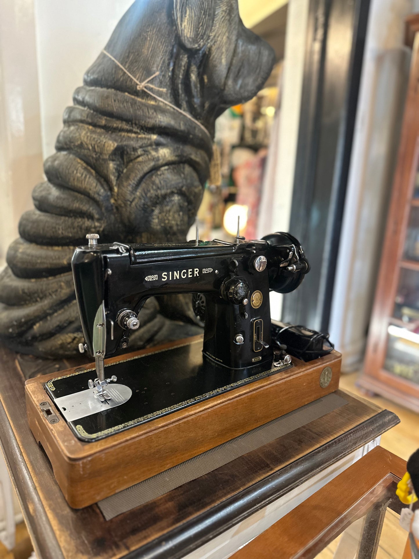 Vintage 1950s Singer 306K Sewing Machine with Timber Case | Kilbowie Scotland