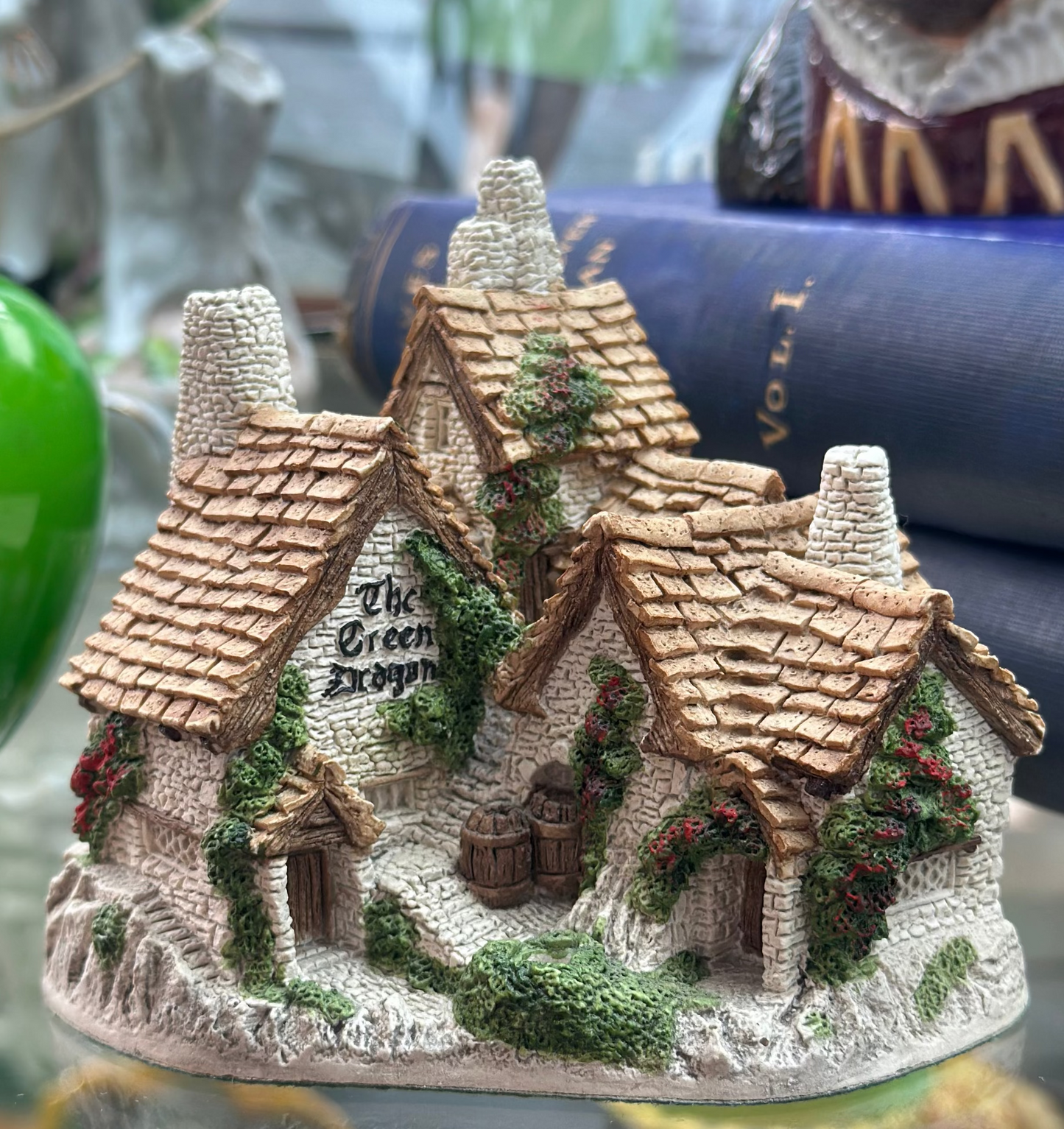 Vintage David Winter Cottages The Green Dragon Pub 1983 Miniature Collectible