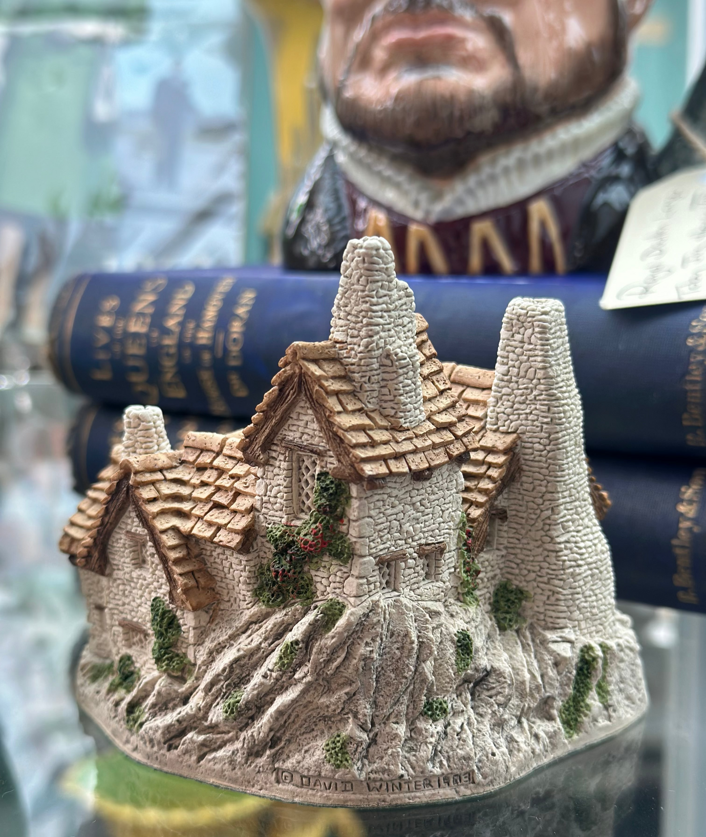 Vintage David Winter Cottages The Green Dragon Pub 1983 Miniature Collectible