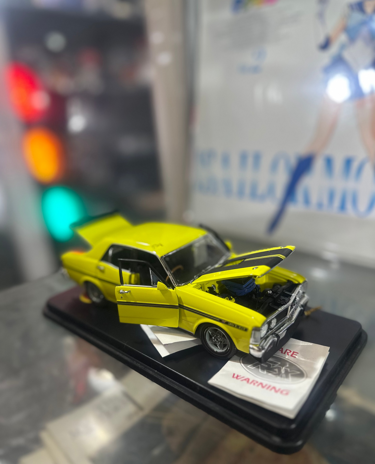 Trax 1:24 Scale 1971 Ford XY Falcon GT-HO Phase III Diecast Model - Yellow Ochre