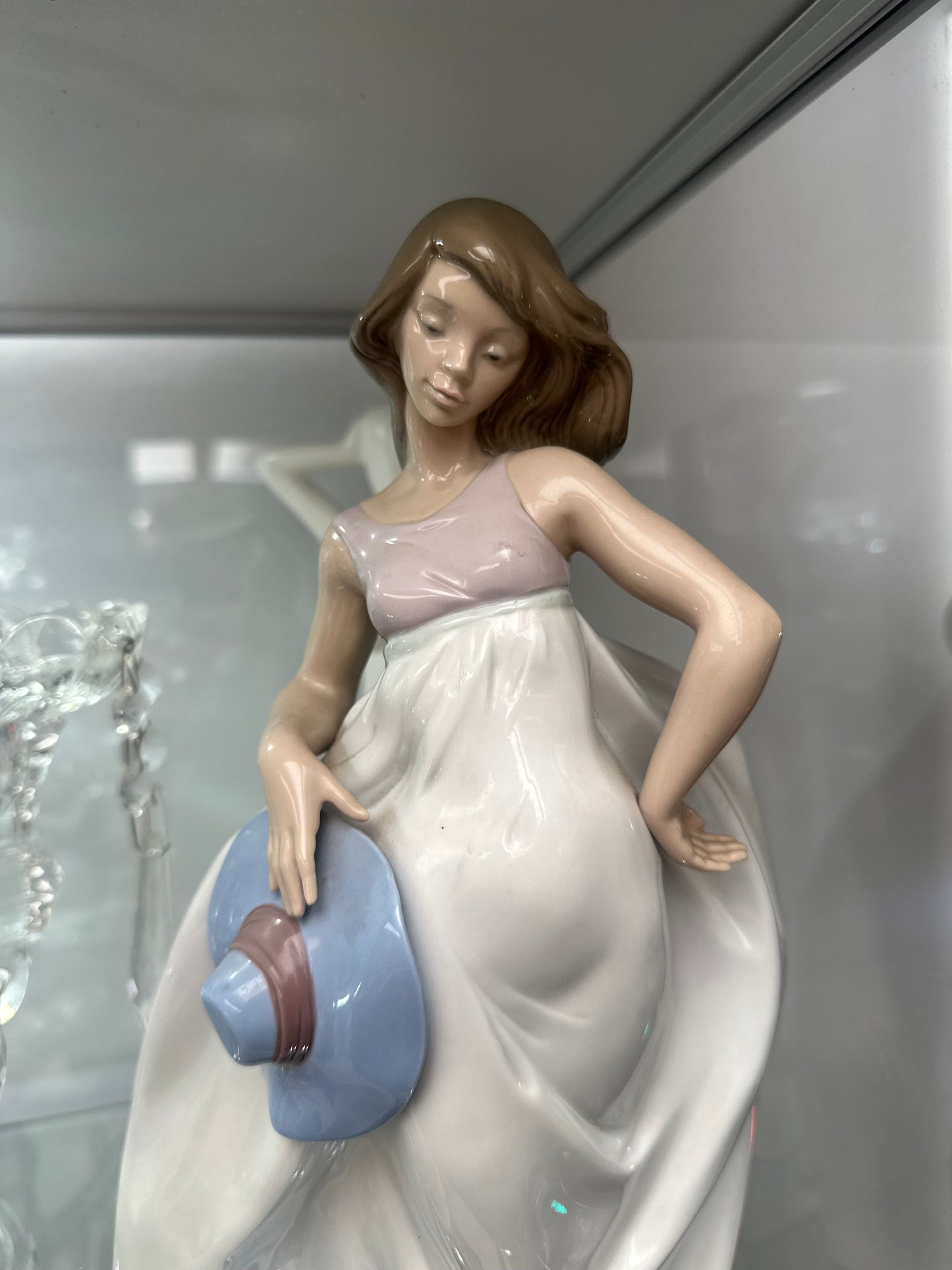 Vintage Nao by Lladró Spanish Porcelain Figurine - Elegant Girl/Young Woman Holding Sunhat (DAISA 1992)