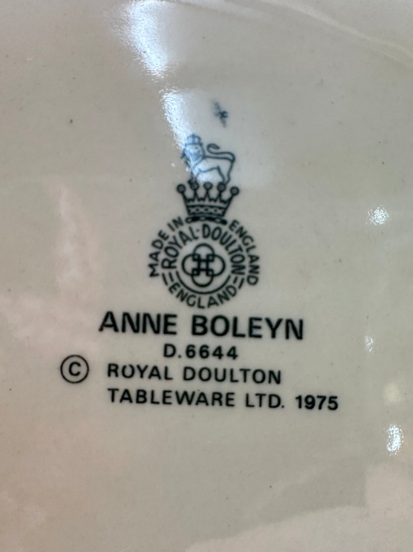 Royal Doulton Anne Boleyn Large Character Jug D6644 - Vintage 1975 England