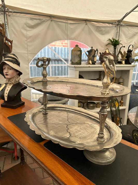 Vintage Style Silver 2-Tier Buffet Server – Scalloped Edge Tiered Serving Tray – Ornate High Tea & Cupcake Display Stand