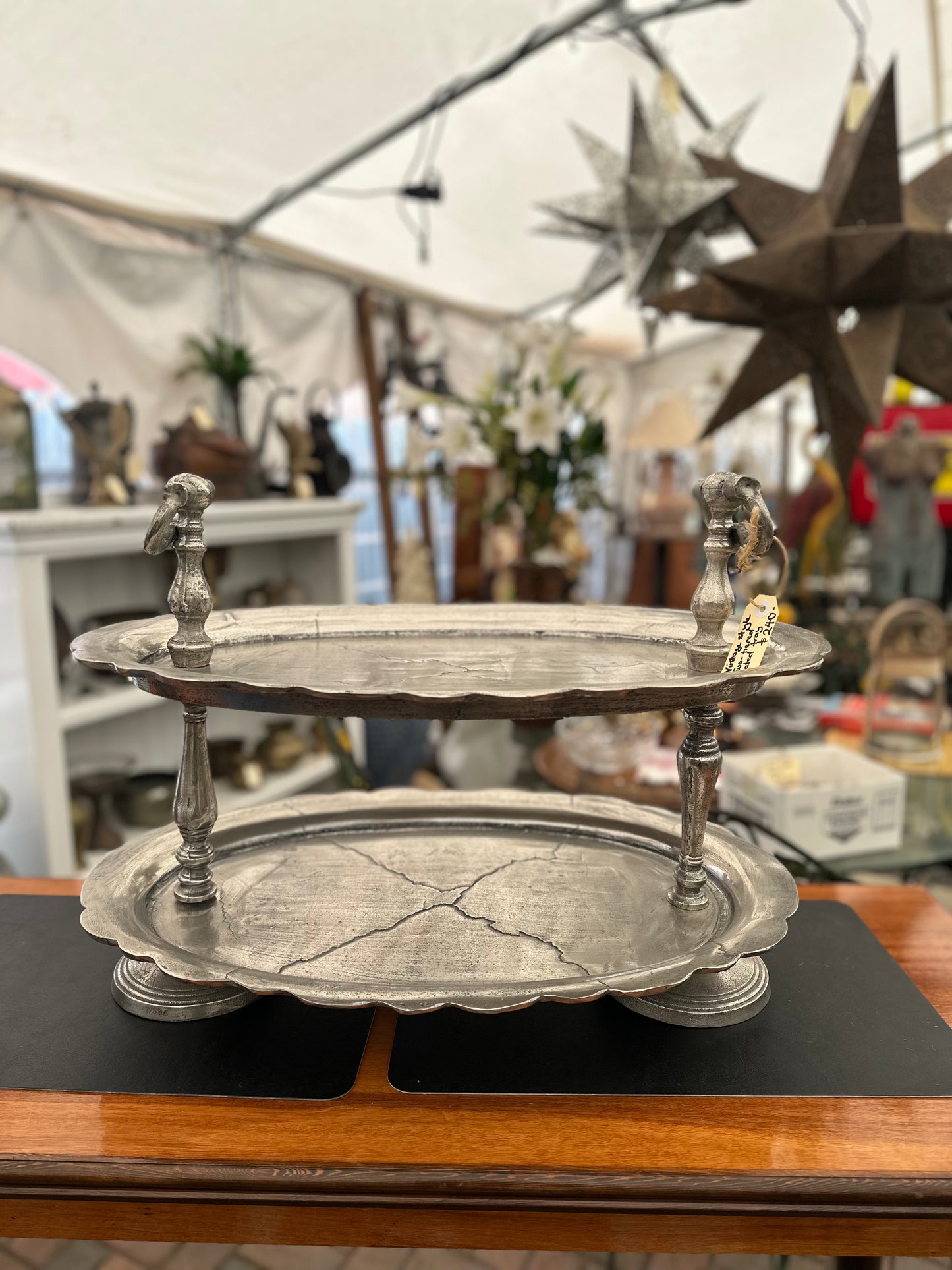 Vintage Style Silver 2-Tier Buffet Server – Scalloped Edge Tiered Serving Tray – Ornate High Tea & Cupcake Display Stand