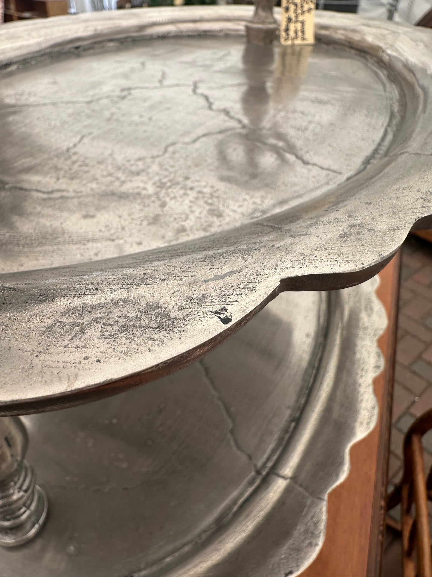Vintage Style Silver 2-Tier Buffet Server – Scalloped Edge Tiered Serving Tray – Ornate High Tea & Cupcake Display Stand