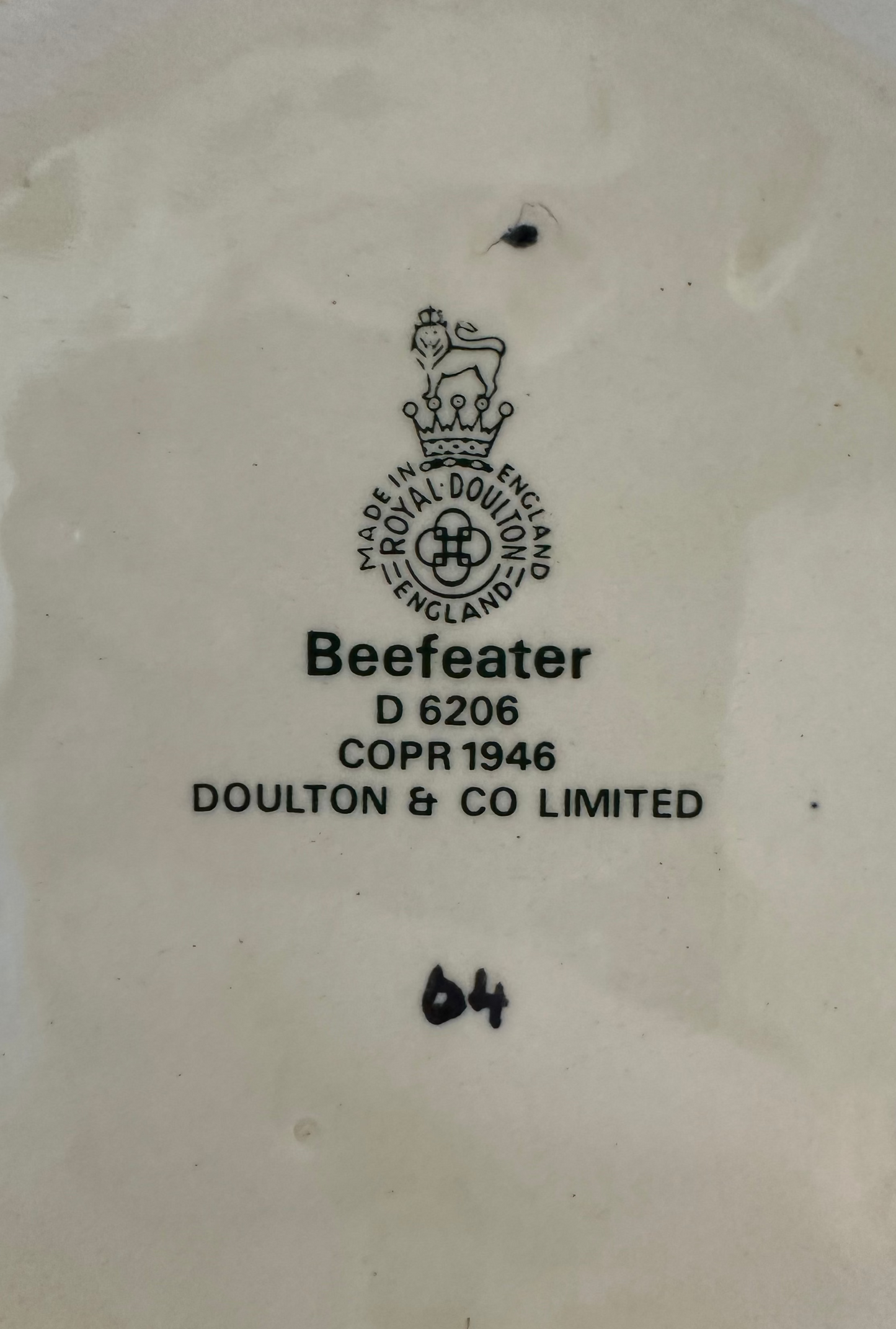Vintage Royal Doulton Beefeater Character Jug D6206 - Large 6.5" Toby Mug - Made in England