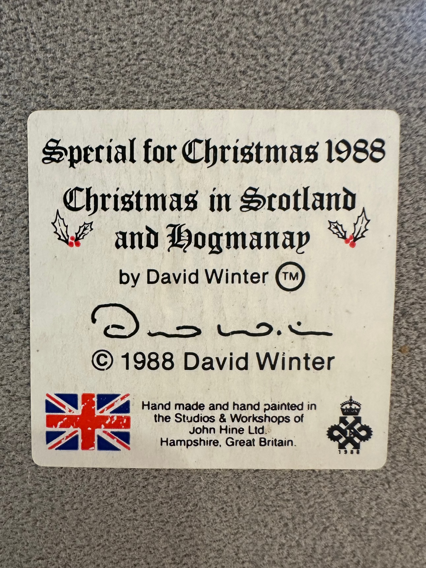David Winter Cottage 1988 Christmas in Scotland & Hogmanay Special Edition Figurine