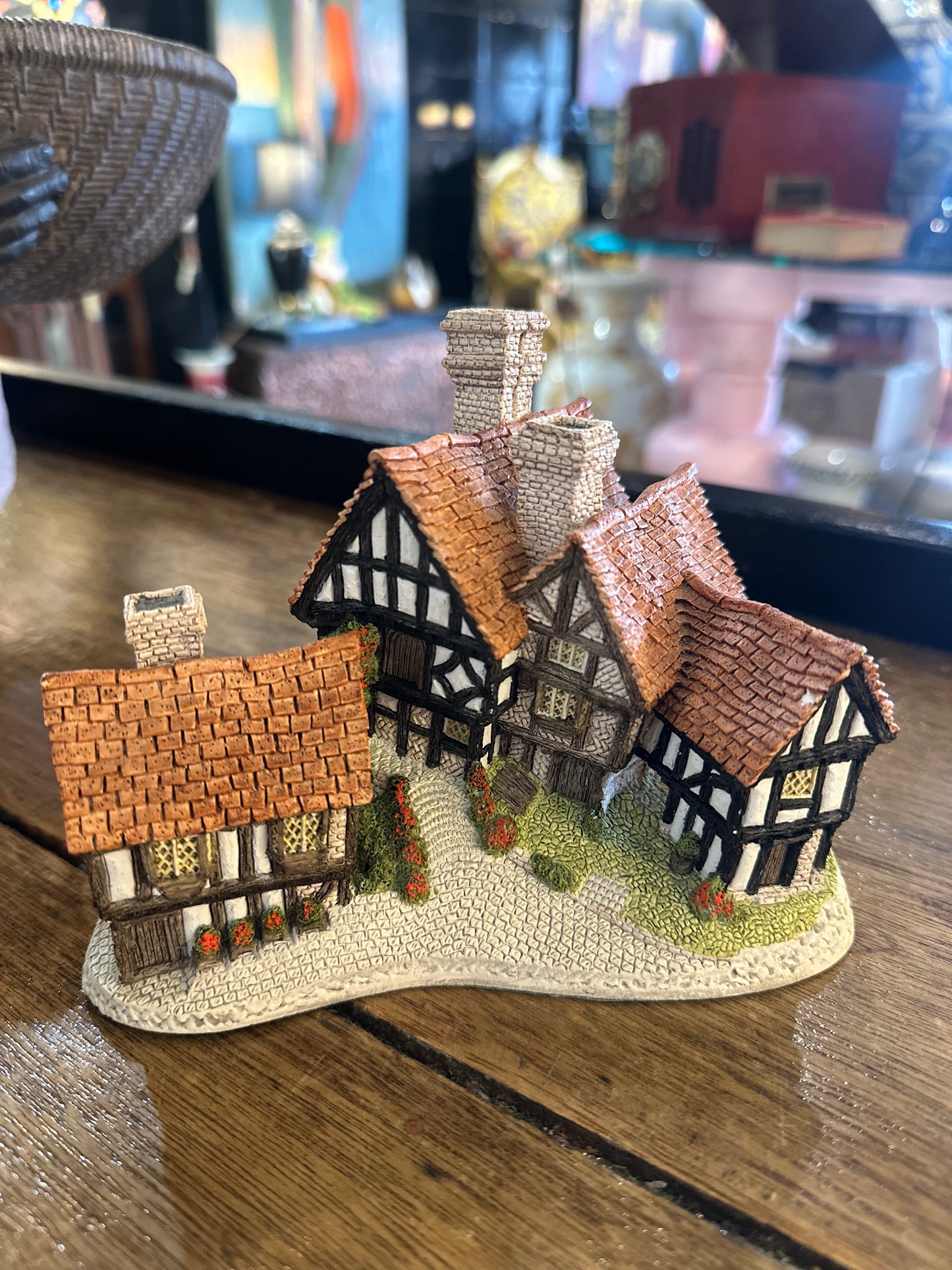 Vintage 1981 David Winter "Stratford House" Cottage – Hand-Painted John Hine Ltd England