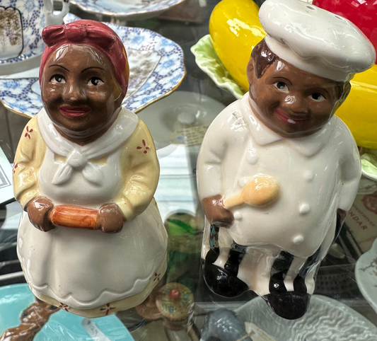 Retro style Chef and Grandma Salt and Pepper Shaker Set - Hand-Painted Ceramic Kitchen Decor - Cute Novelty Gift