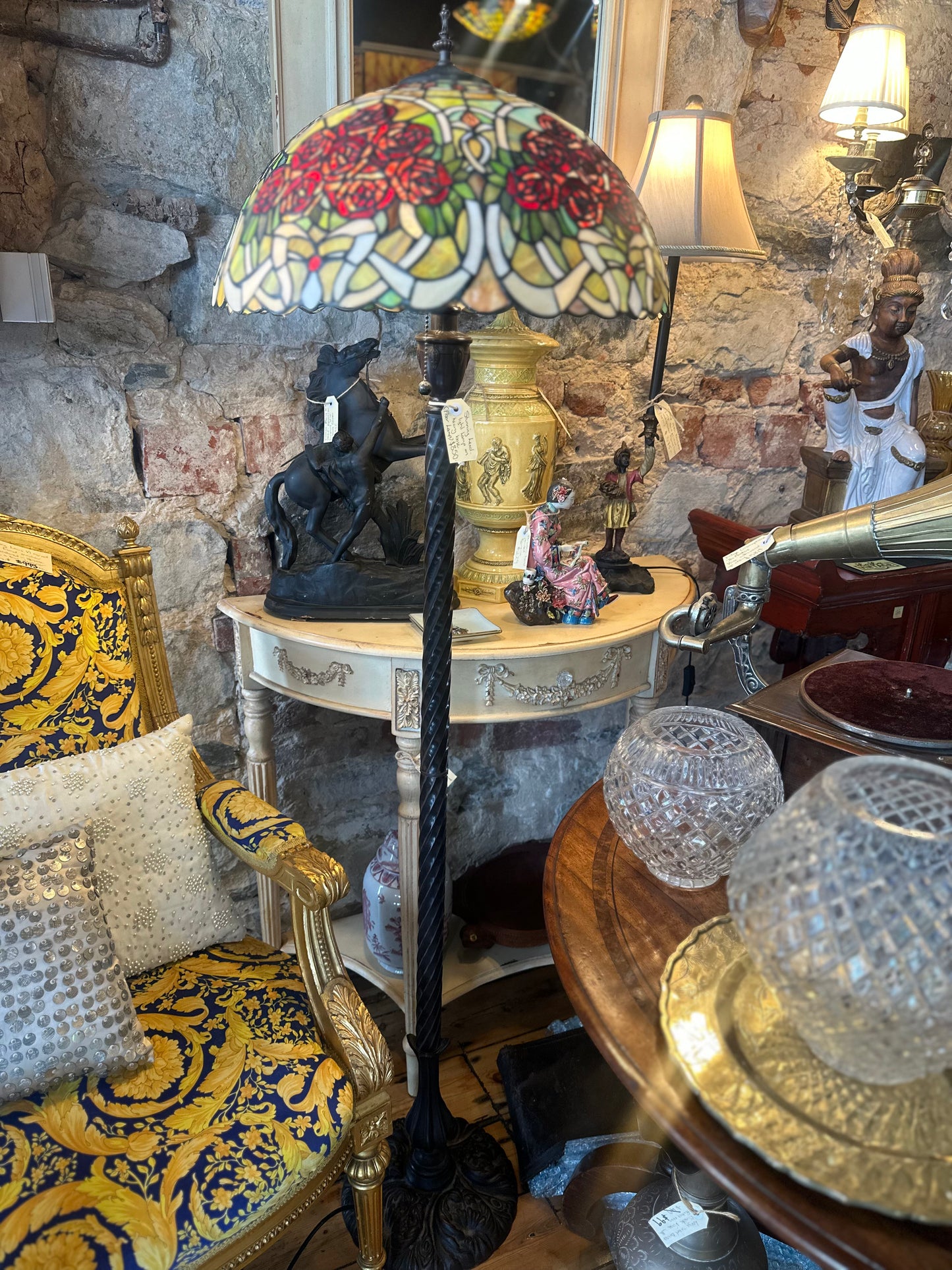 Vintage Tiffany Style Floor Lamp – Red Rose Stained Glass with Twisted Wrought Iron Base