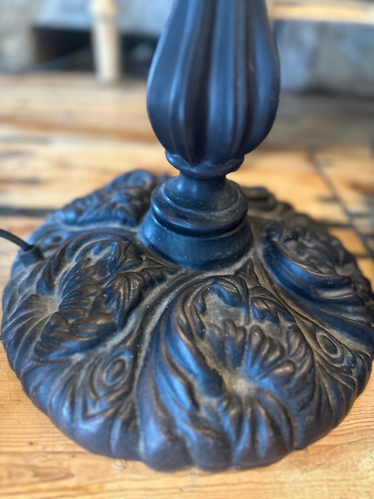 Vintage Tiffany Style Floor Lamp – Red Rose Stained Glass with Twisted Wrought Iron Base