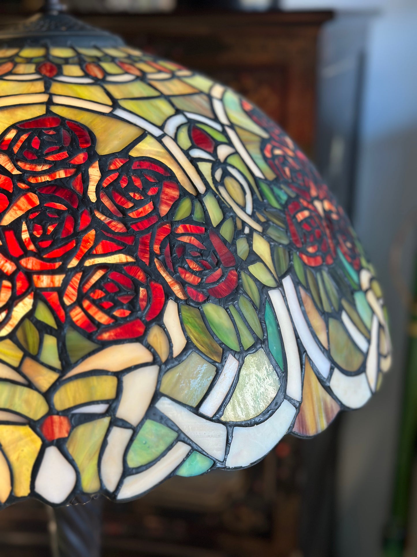 Vintage Tiffany Style Stained Glass Table Lamp - Red Rose Floral