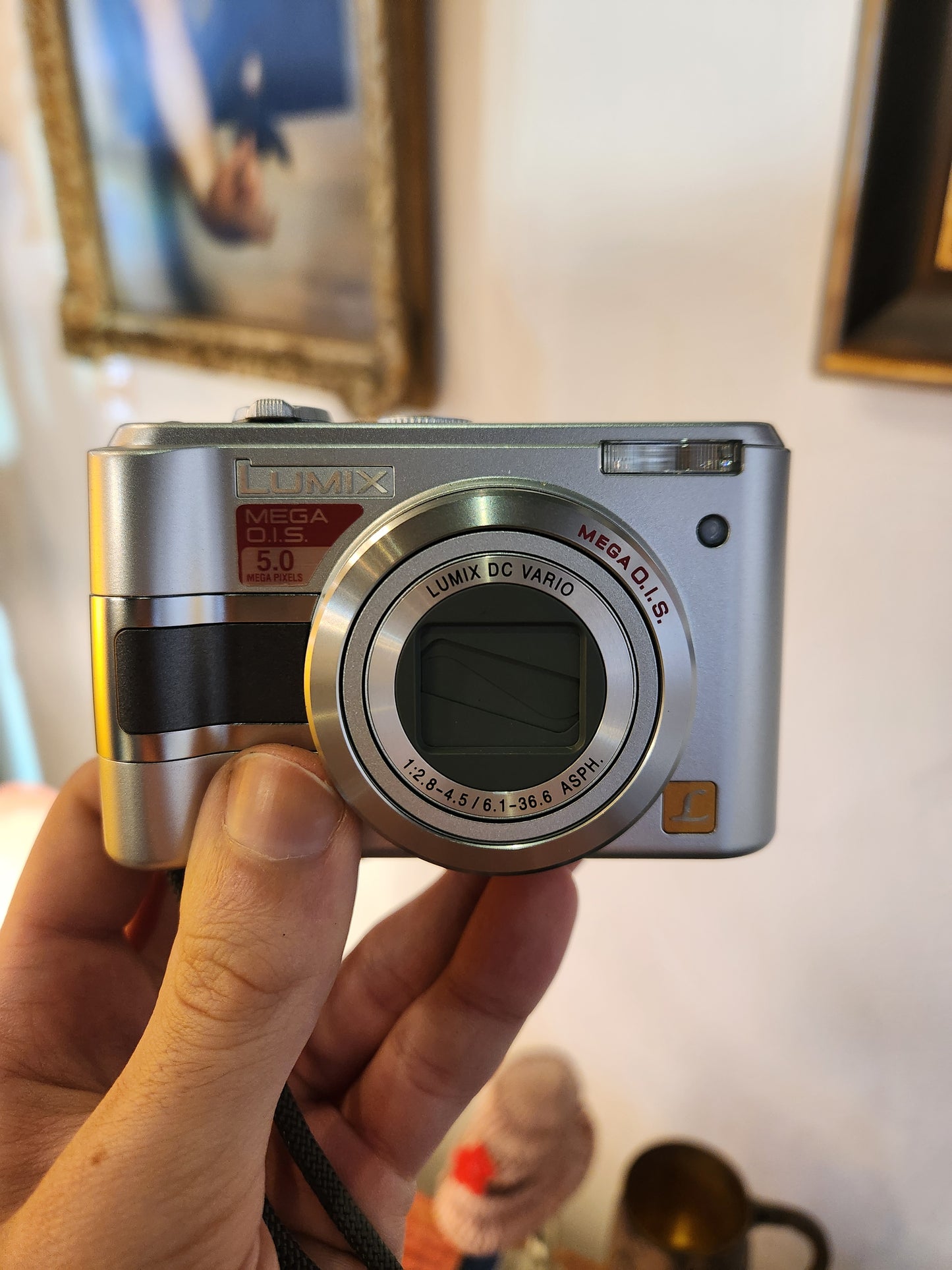 Panasonic Lumix DMC-LZ3 - Compact Digital Camera with Mega O.I.S. Stabilisation